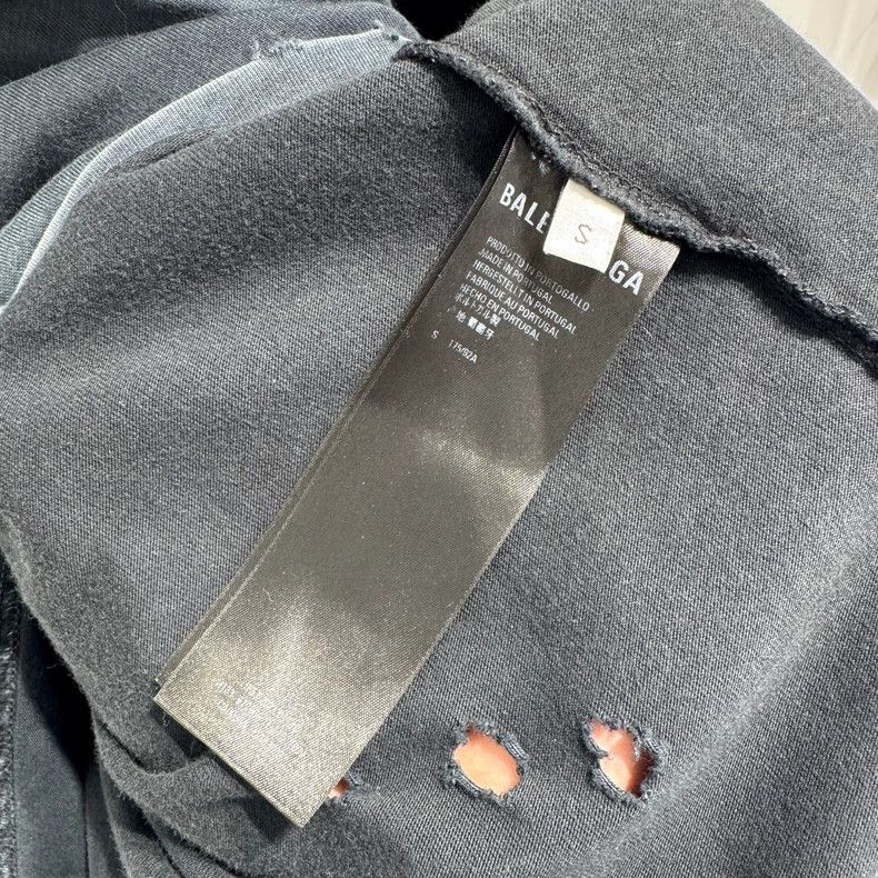 Balenciaga Balenciaga Distressed BB Logo Tee - dmc Size US XXS / EU 40 - 5 Thumbnail