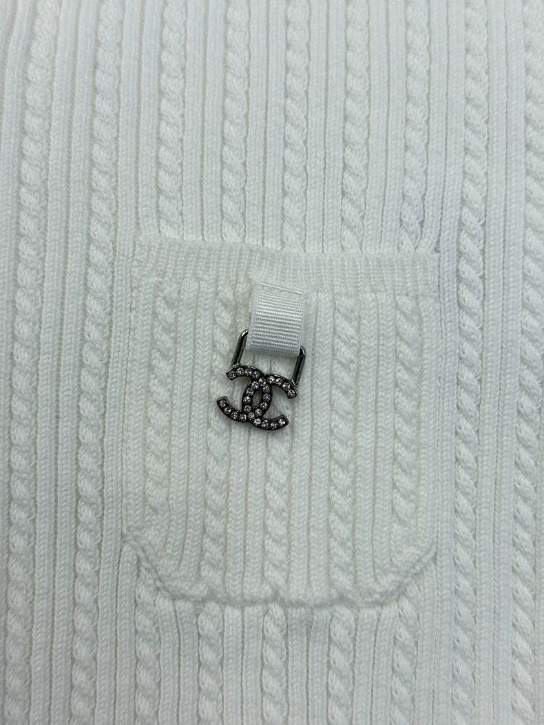 Chanel Chanel White Lion Button Knit Tank Top - dmc Size US M / EU 48-50 / 2 - 2 Thumbnail
