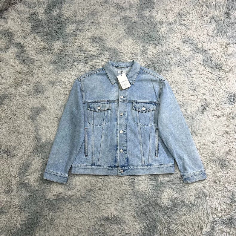 Balenciaga Balenciaga Denim Jacket with Rhinestones - dmc Size US XS / EU 42 / 0 - 2 Thumbnail