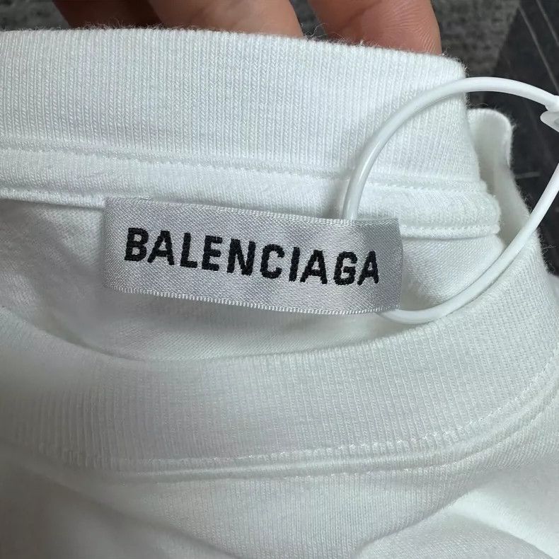 Balenciaga Balenciaga White Mailbox Short Sleeve Tee - dmc Size US M / EU 48-50 / 2 - 3 Thumbnail