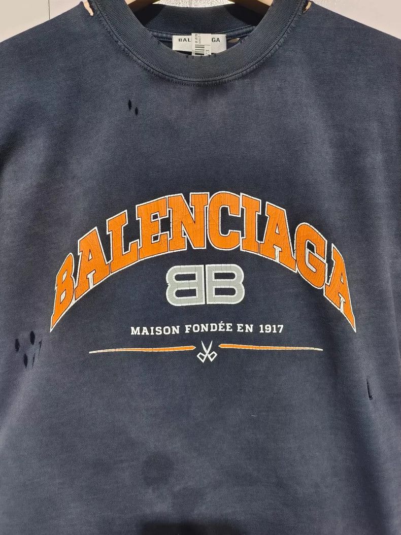 Balenciaga Balenciaga Washed Distressed BB Logo Tee - dmc Size US XS / EU 42 / 0 - 3 Thumbnail