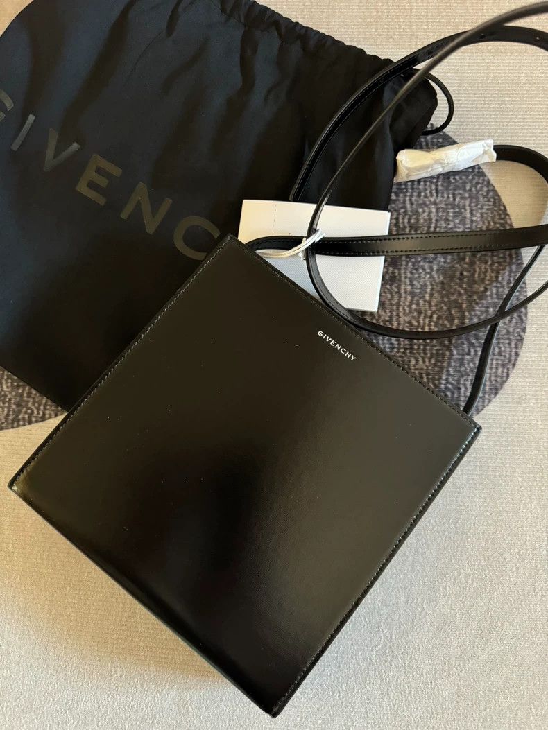 Givenchy GIVENCHY Black Leather Crossbody Bag - dmc Size ONE SIZE - 2 Thumbnail