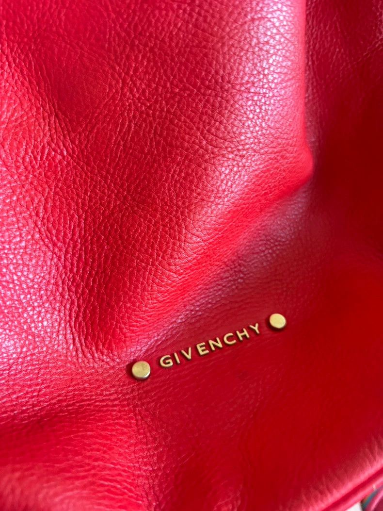 Givenchy Givenchy Red Lychee Pattern Cowhide Bucket Bag - dmc Size ONE SIZE - 2 Thumbnail