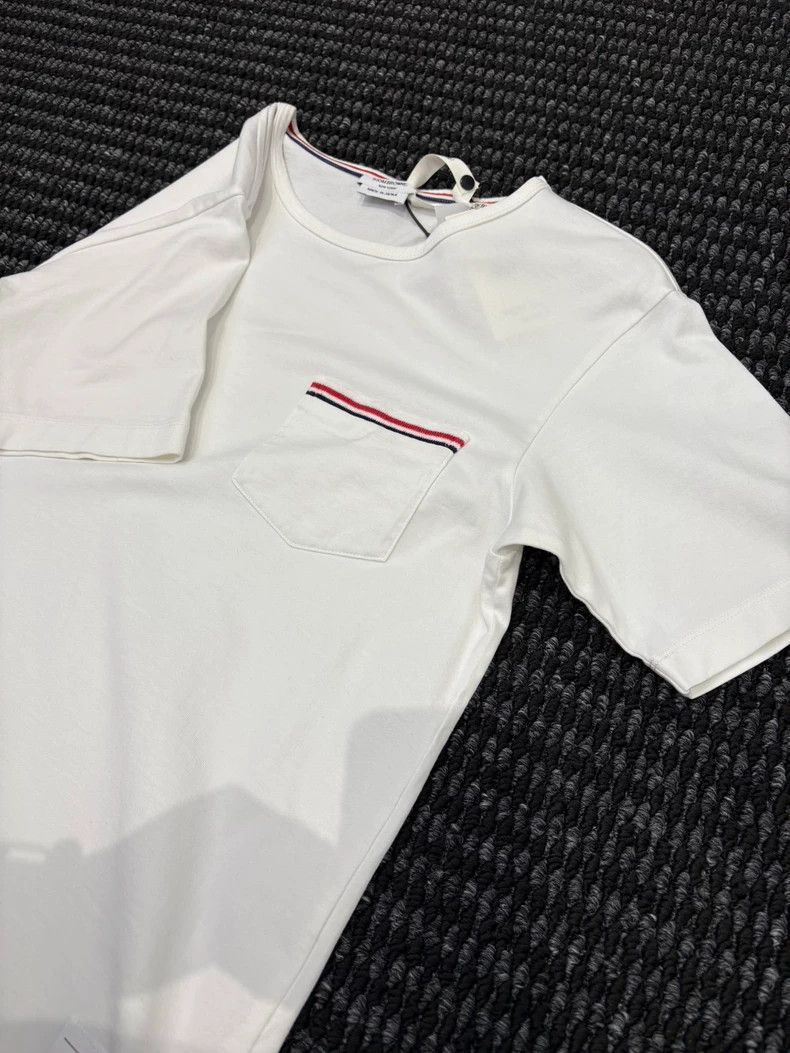 Thom Browne Thom Browne Striped Pocket Short Sleeve Tee - dmc Size US XXS / EU 40 - 3 Thumbnail