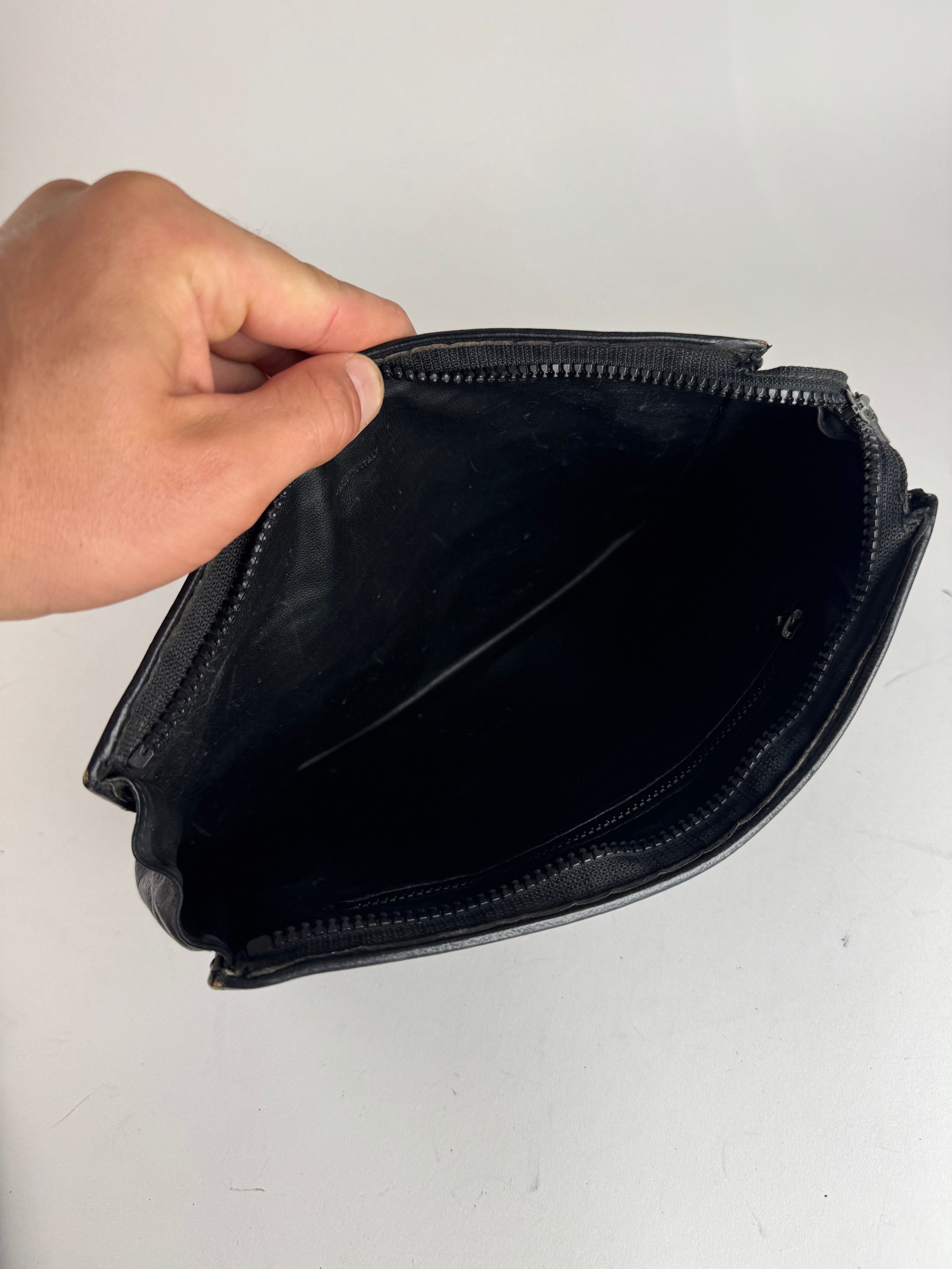 Givenchy Vintage Leather Clutch Black Size ONE SIZE - 3 Thumbnail