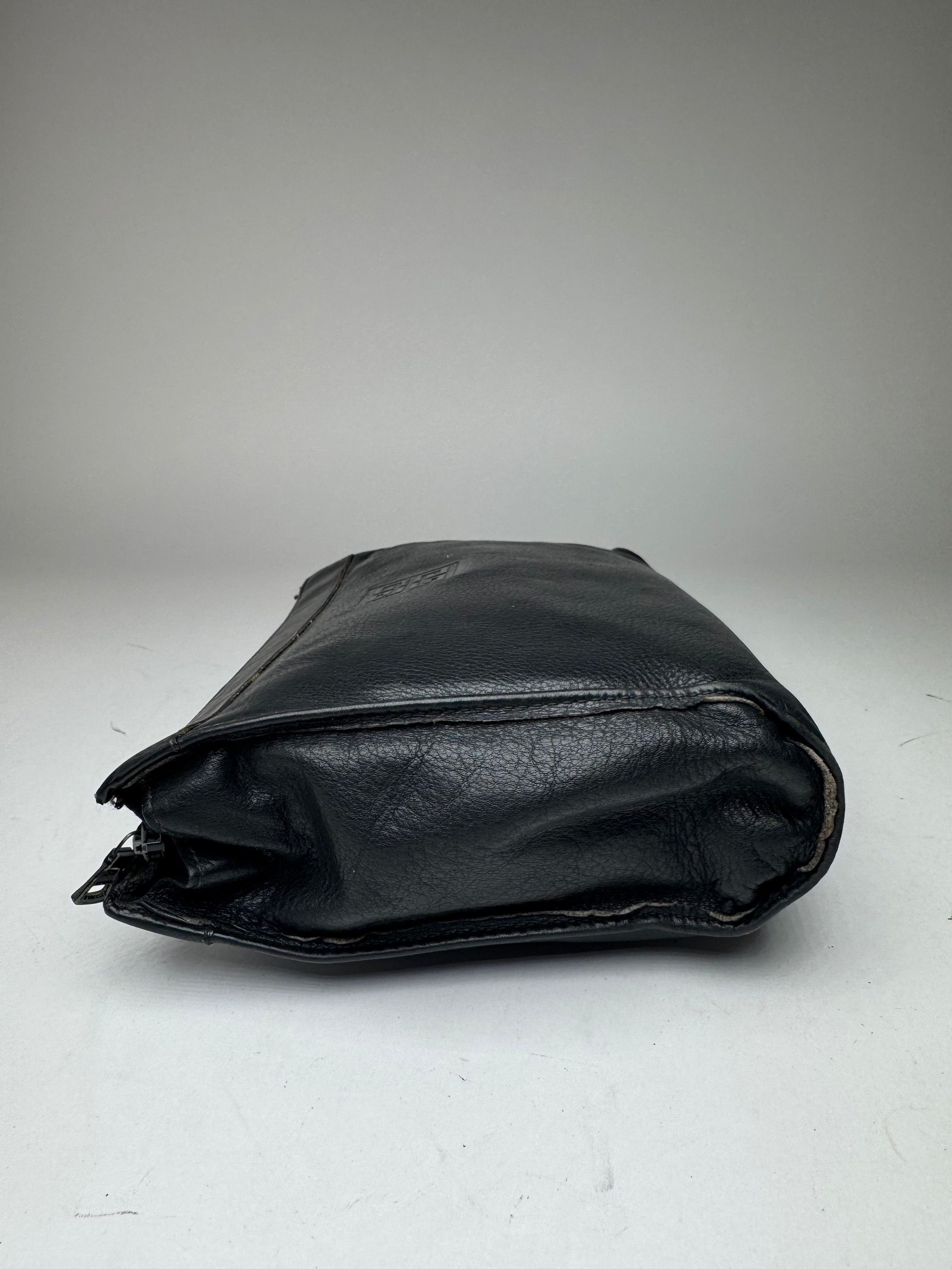 Givenchy Vintage Leather Clutch Black Size ONE SIZE - 6 Thumbnail