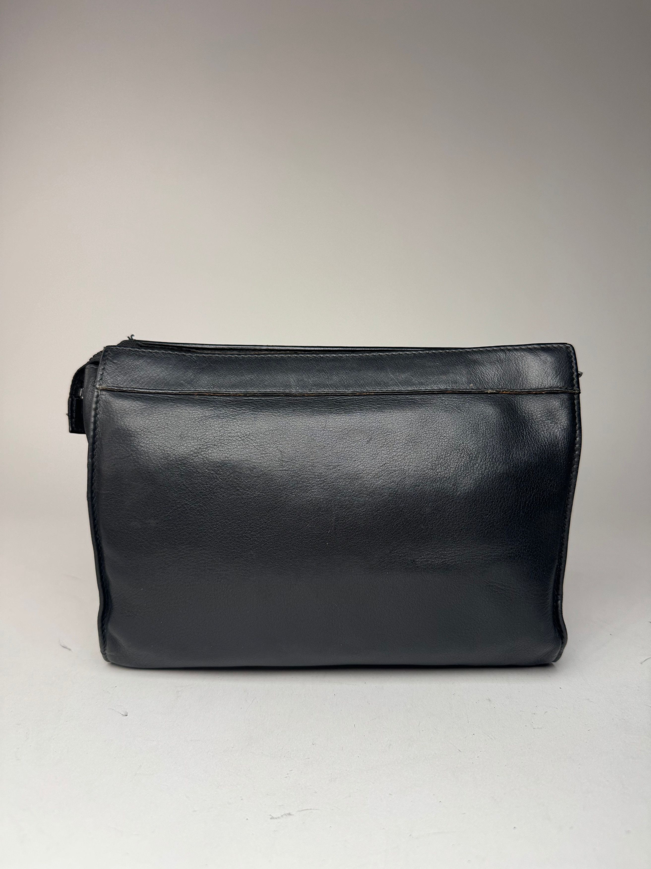Givenchy Vintage Leather Clutch Black Size ONE SIZE - 2 Thumbnail