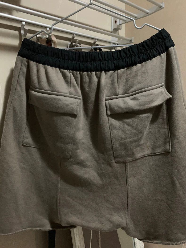 Fear of God Fear of God 3th Shorts Beige XL - dmc Size US 32 / EU 48 - 2 Thumbnail