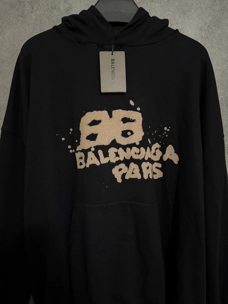 Balenciaga Balenciaga Graffiti Logo Hoodie Black XS - dmc Size US XS / EU 42 / 0 - 2 Thumbnail