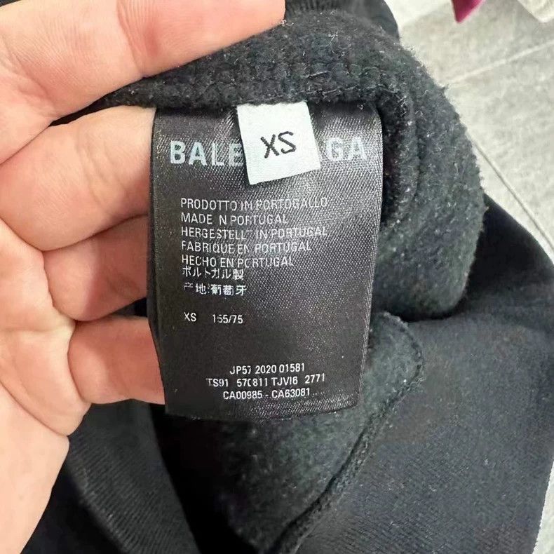 Balenciaga Balenciaga Seven Language Hoodie - dmc Size US XS / EU 42 / 0 - 4 Thumbnail