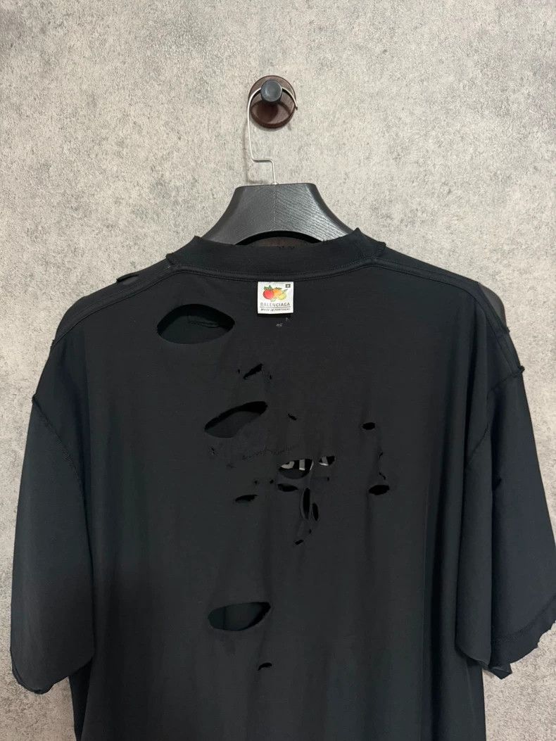 Balenciaga Balenciaga 24SS Reverse Embroidered Hole T-Shirt - dmc Size US S / EU 44-46 / 1 - 7 Thumbnail