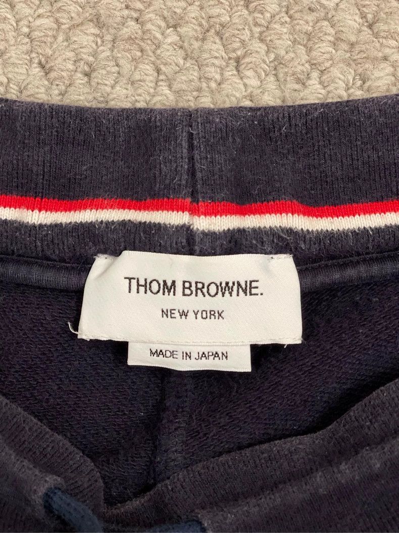 Thom Browne Thom Browne Classic 4-Stripe Shorts - dmc Size US 28 / EU 44 - 5 Thumbnail