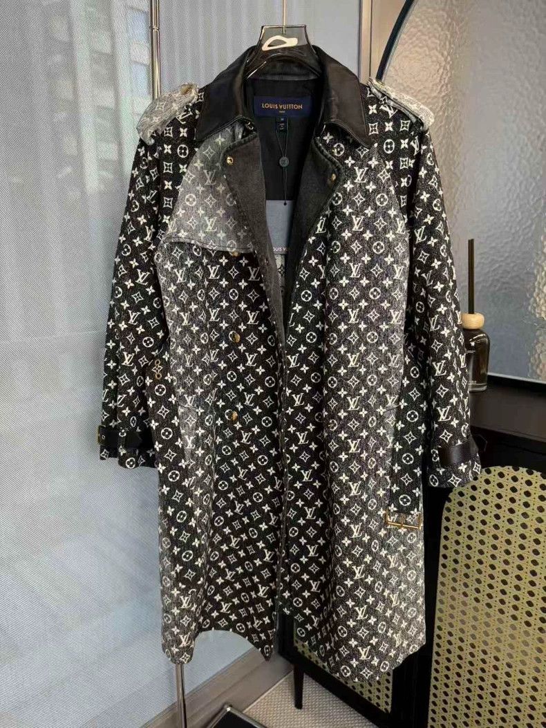 Louis Vuitton Louis Vuitton Denim Monogram Coat Size 38 - dmc Size US S / EU 44-46 / 1 - 3 Thumbnail