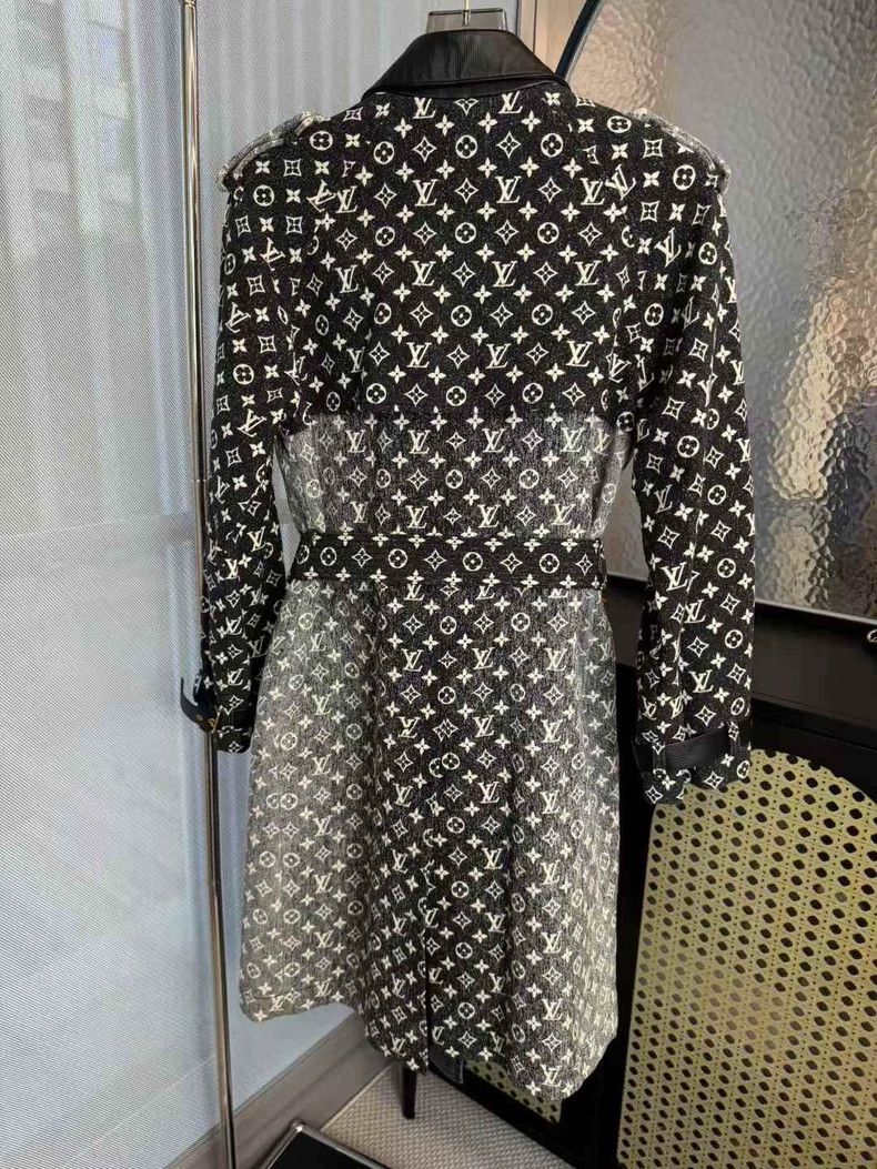 Louis Vuitton Louis Vuitton Denim Monogram Coat Size 38 - dmc Size US S / EU 44-46 / 1 - 2 Thumbnail