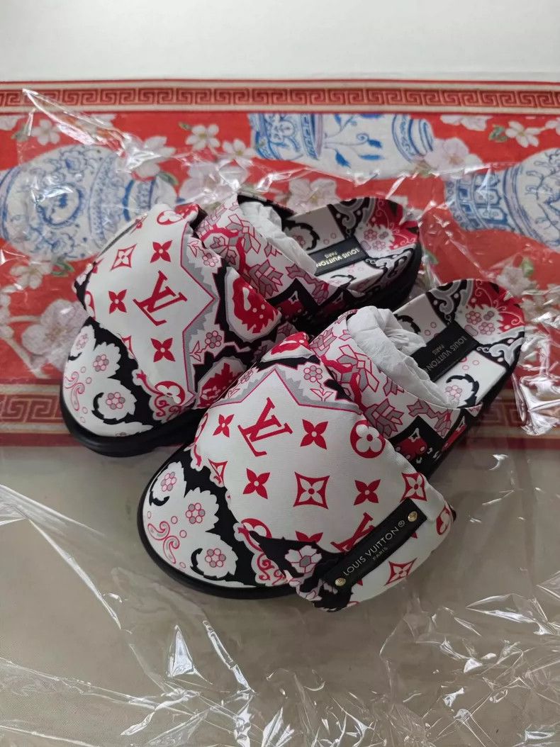 Louis Vuitton Louis Vuitton Monogram Down Slippers - dmc Size US 7 / EU 40 - 3 Thumbnail