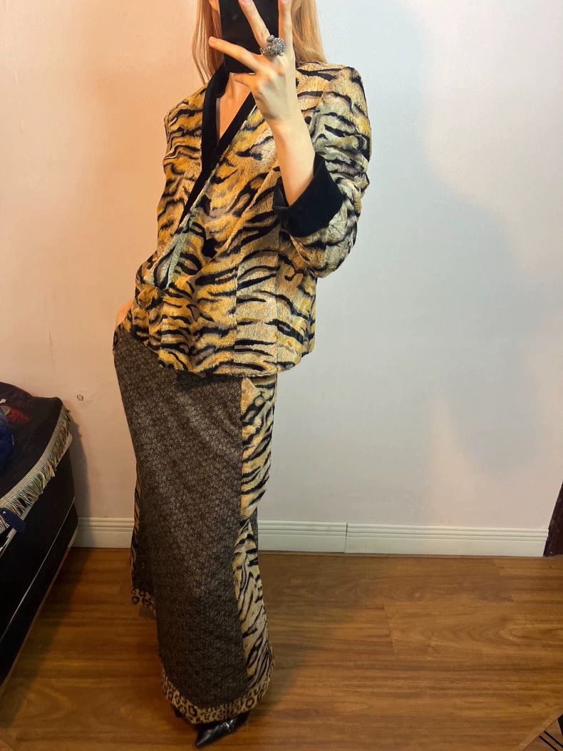 Kenzo Kenzo 1998 Tiger Print Velvet Coat - dmc Size US XS / EU 42 / 0 - 7 Thumbnail