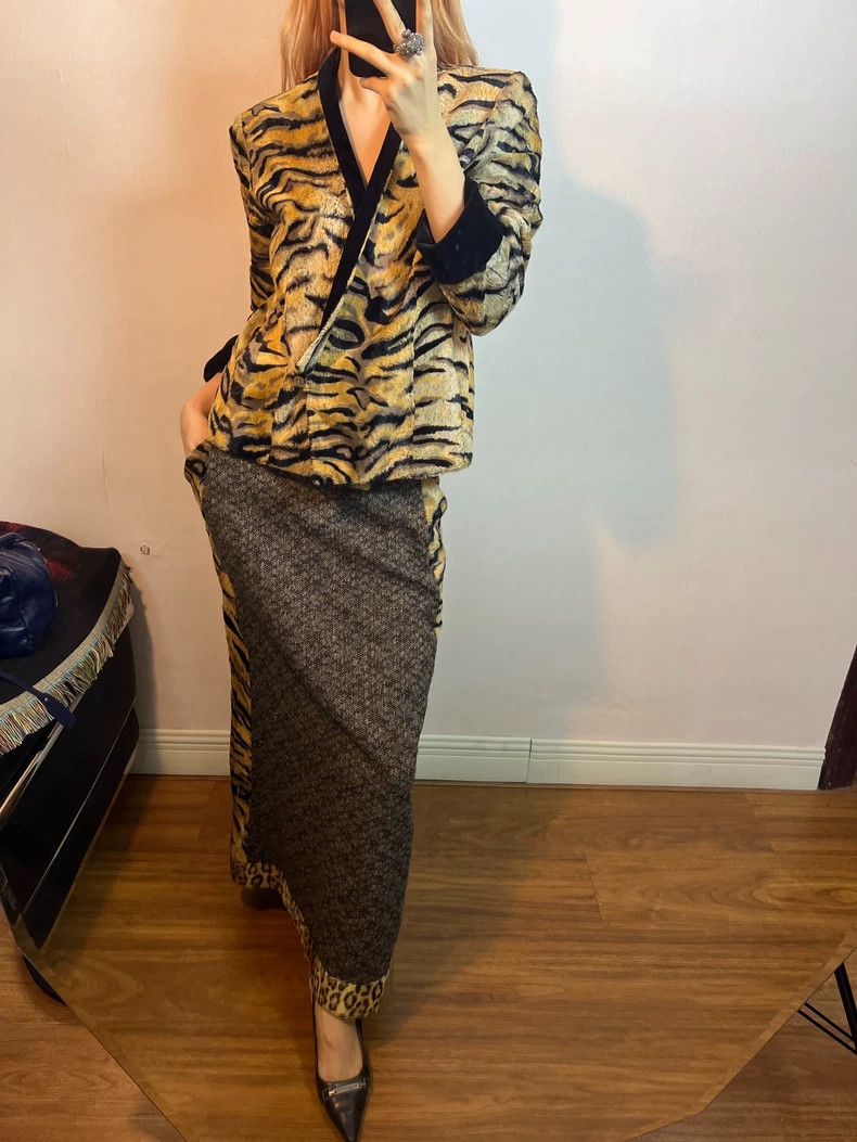 Kenzo Kenzo 1998 Tiger Print Velvet Coat - dmc Size US XS / EU 42 / 0 - 9 Thumbnail