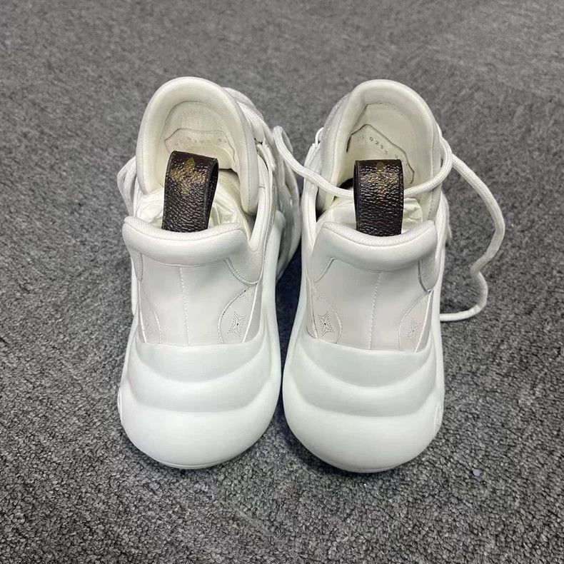Louis Vuitton Louis Vuitton White Low-Top Casual Shoes - dmc Size US 7.5 / EU 40-41 - 3 Thumbnail