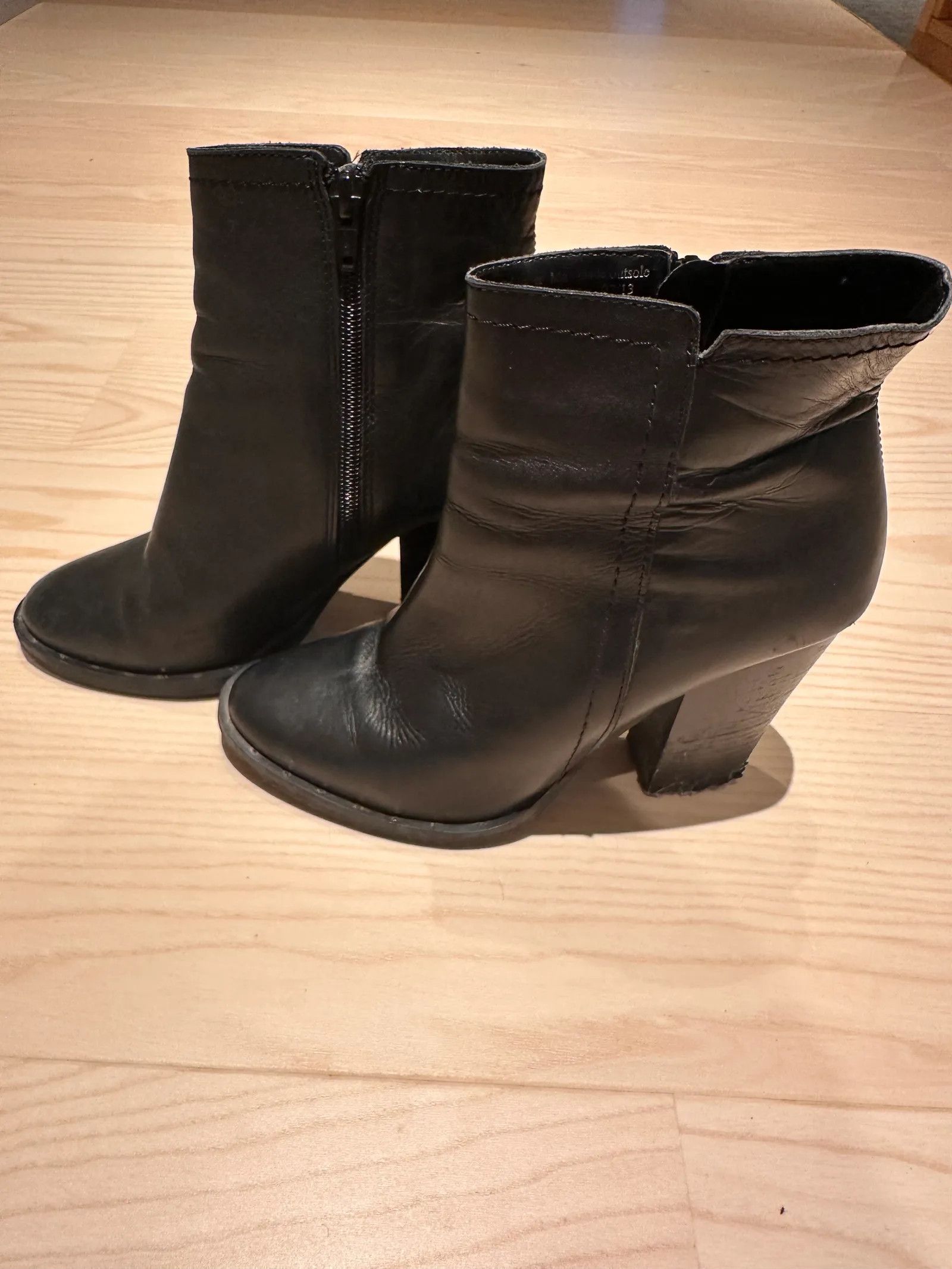 Kurt Geiger Kurt Geiger Kurt Geiger / Carvela Boots Size US 8 / IT 38 - 2 Thumbnail