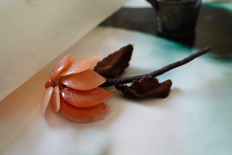 Kenzo 1980s Kenzo Jade Flower Brooch - dmc Size ONE SIZE - 4 Thumbnail
