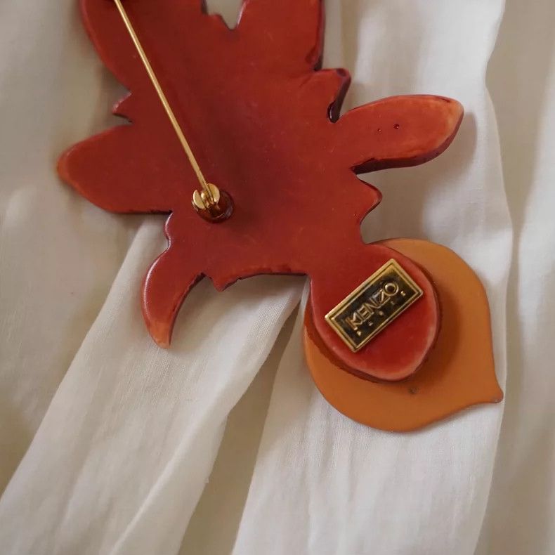 Vintage 1980s Kenzo Red Radish Horn Brooch - dmc Size ONE SIZE - 8 Thumbnail