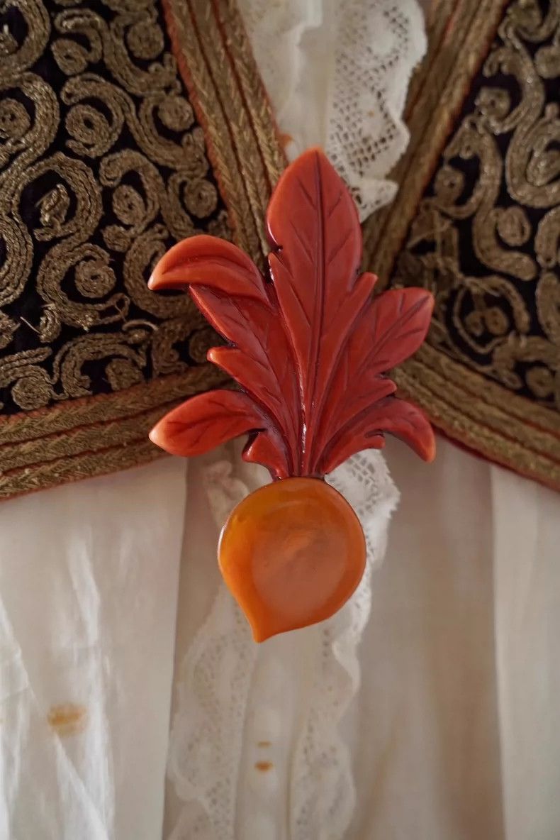 Vintage 1980s Kenzo Red Radish Horn Brooch - dmc Size ONE SIZE - 7 Thumbnail
