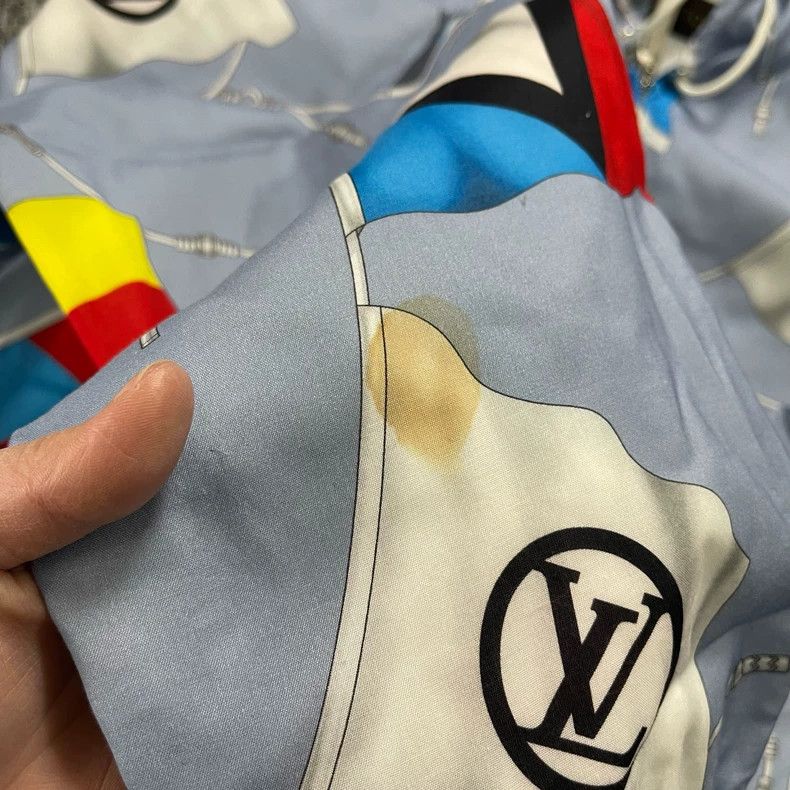 Louis Vuitton Louis Vuitton S Windbreaker Hooded - dmc Size US S / EU 44-46 / 1 - 9 Thumbnail