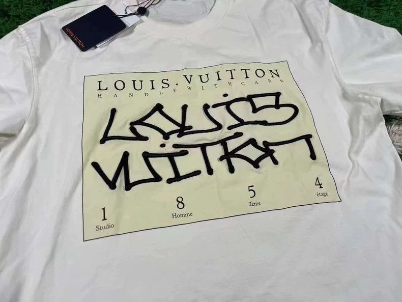 Louis Vuitton LOUIS VUITTON 1854 Graffiti Letter Tee - dmc Size US L / EU 52-54 / 3 - 2 Thumbnail