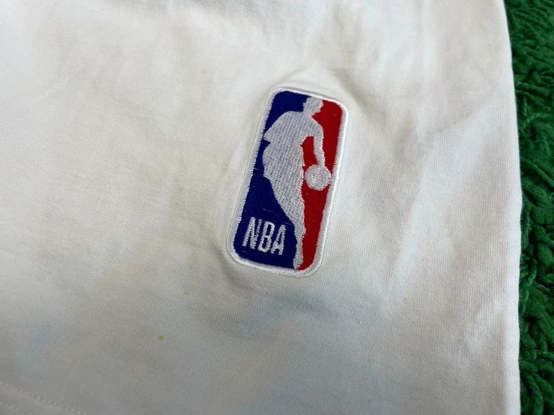Louis Vuitton Louis Vuitton NBA collaboration colorful logo short-sleeve shirt - dmc Size US XL / EU 56 / 4 - 7 Thumbnail
