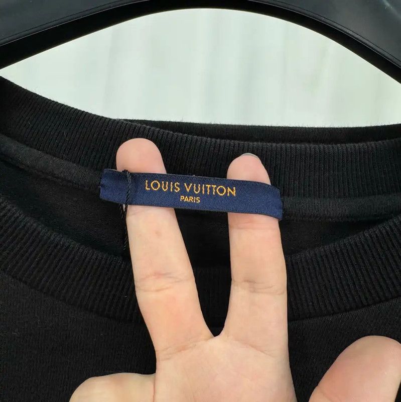 Louis Vuitton Louis Vuitton Black XL Long Sleeve Logo T-Shirt 0089 Size US XL / EU 56 / 4 - 5 Thumbnail
