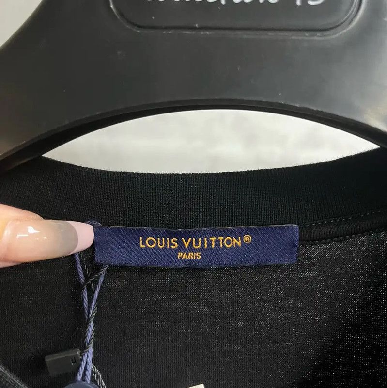 Louis Vuitton Louis Vuitton Black Cotton Men's T-shirt 0089 Size US XL / EU 56 / 4 - 2 Thumbnail