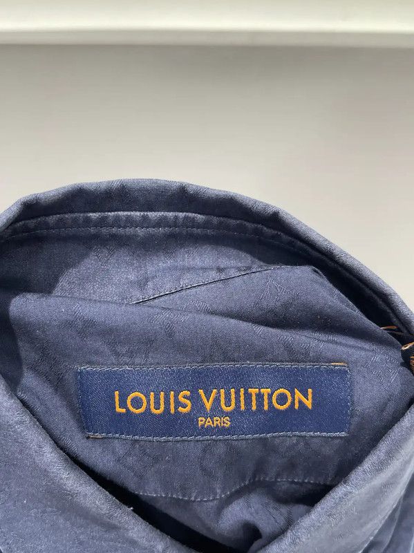 Louis Vuitton Louis Vuitton Men's Long Sleeve Blue Shirt 0089 Size US S / EU 44-46 / 1 - 5 Thumbnail