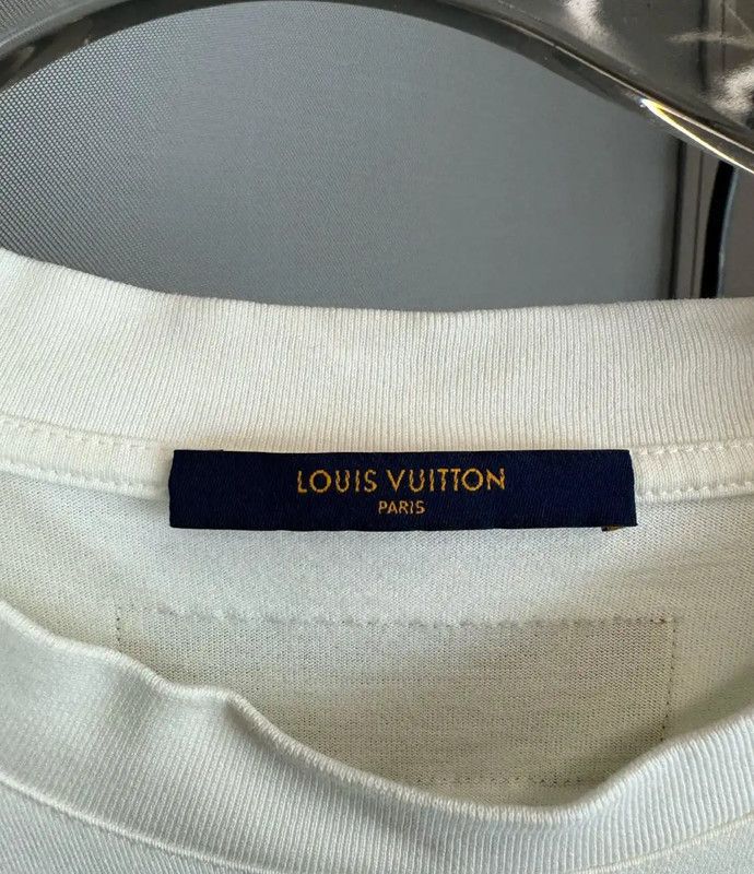 Louis Vuitton Louis Vuitton Colorful Graphic White T-Shirt 0089 Size US L / EU 52-54 / 3 - 3 Thumbnail