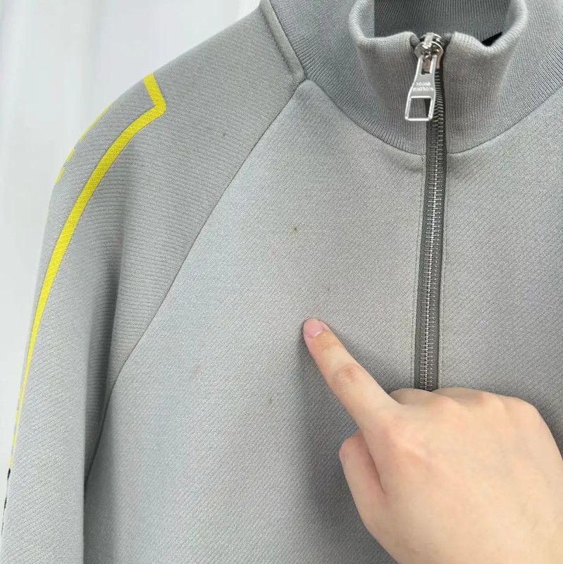 Louis Vuitton Louis Vuitton Gray Logo Print Men's Long Sleeve Sweatshirt 0089 Size US M / EU 48-50 / 2 - 5 Thumbnail