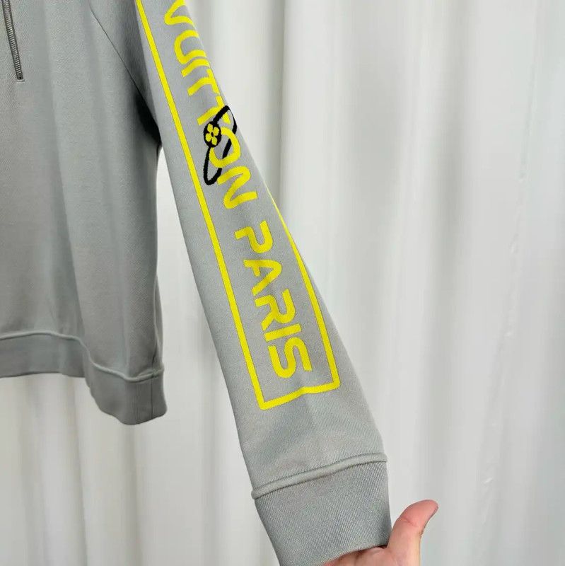 Louis Vuitton Louis Vuitton Gray Logo Print Men's Long Sleeve Sweatshirt 0089 Size US M / EU 48-50 / 2 - 4 Thumbnail