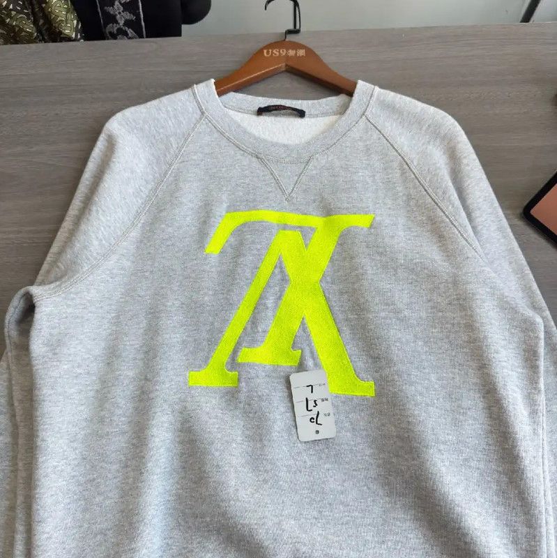 Louis Vuitton Louis Vuitton Gray Leather Sweatshirt for Men 0089 Size US L / EU 52-54 / 3 - 7 Thumbnail