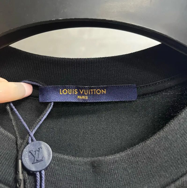 Louis Vuitton Louis Vuitton Black Cotton Men's T-Shirt 0089 Size US L / EU 52-54 / 3 - 3 Thumbnail