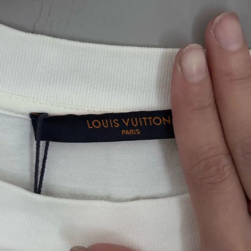 Louis Vuitton Louis Vuitton Men's White Cotton T-Shirt 0089 Size US M / EU 48-50 / 2 - 3 Thumbnail