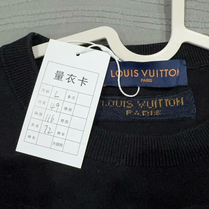 Louis Vuitton Louis Vuitton Black Cotton T-shirt for Men 0089 Size US L / EU 52-54 / 3 - 3 Thumbnail