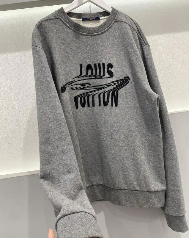 Louis Vuitton Louis Vuitton Gray Embroidered Long Sleeve Sweatshirt 0089 Size US M / EU 48-50 / 2 - 10 Thumbnail