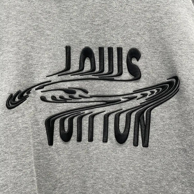 Louis Vuitton Louis Vuitton Gray Embroidered Long Sleeve Sweatshirt 0089 Size US M / EU 48-50 / 2 - 5 Thumbnail