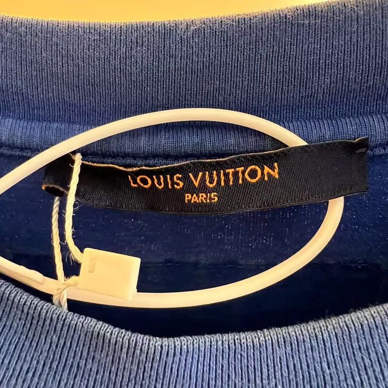 Louis Vuitton Louis Vuitton Men's XL Blue Cotton T-Shirt 0089 Size US XL / EU 56 / 4 - 3 Thumbnail