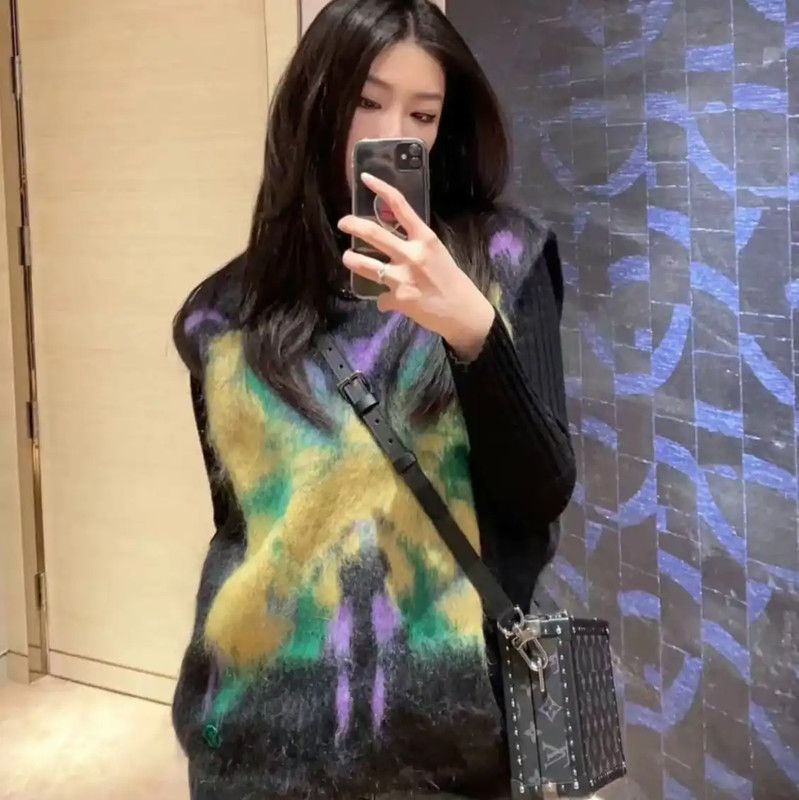 Louis Vuitton Louis Vuitton Black Mohair Butterfly Design Sweater 0089 Size US S / EU 44-46 / 1 - 9 Thumbnail