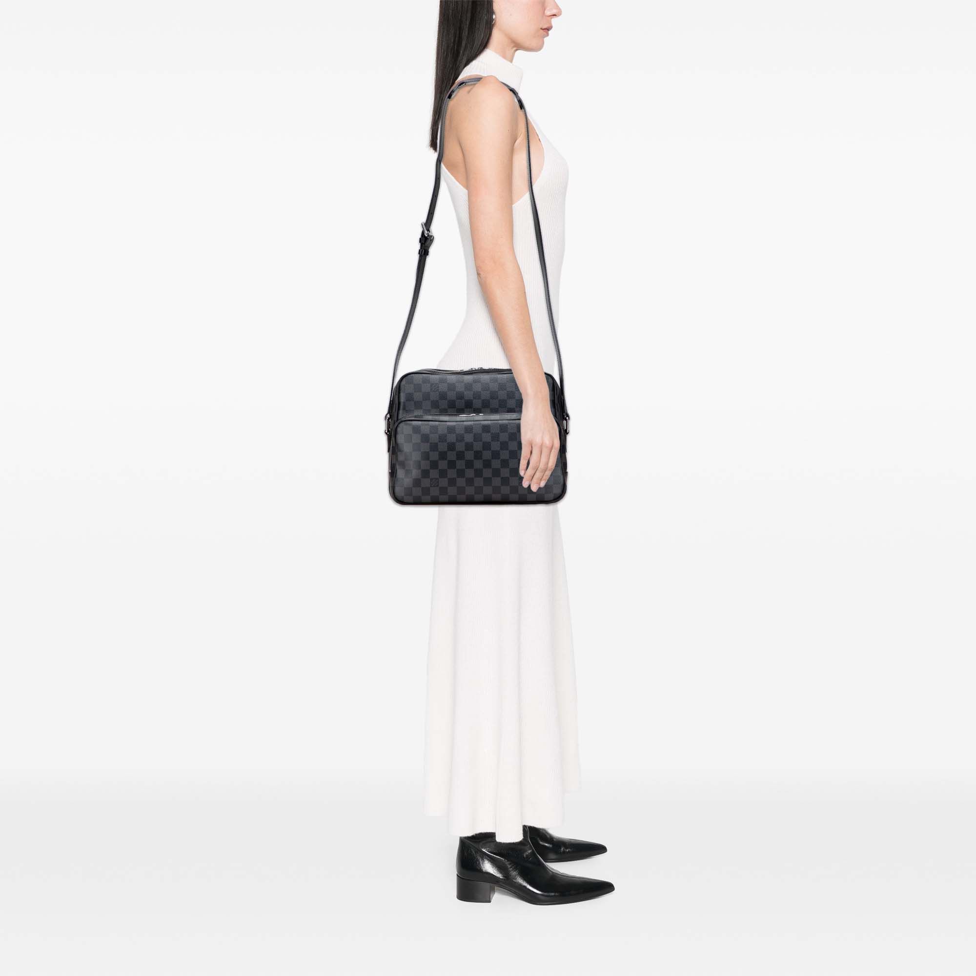Louis Vuitton Louis Vuitton Damier Graphite Sac Leoh Size ONE SIZE - 9 Thumbnail