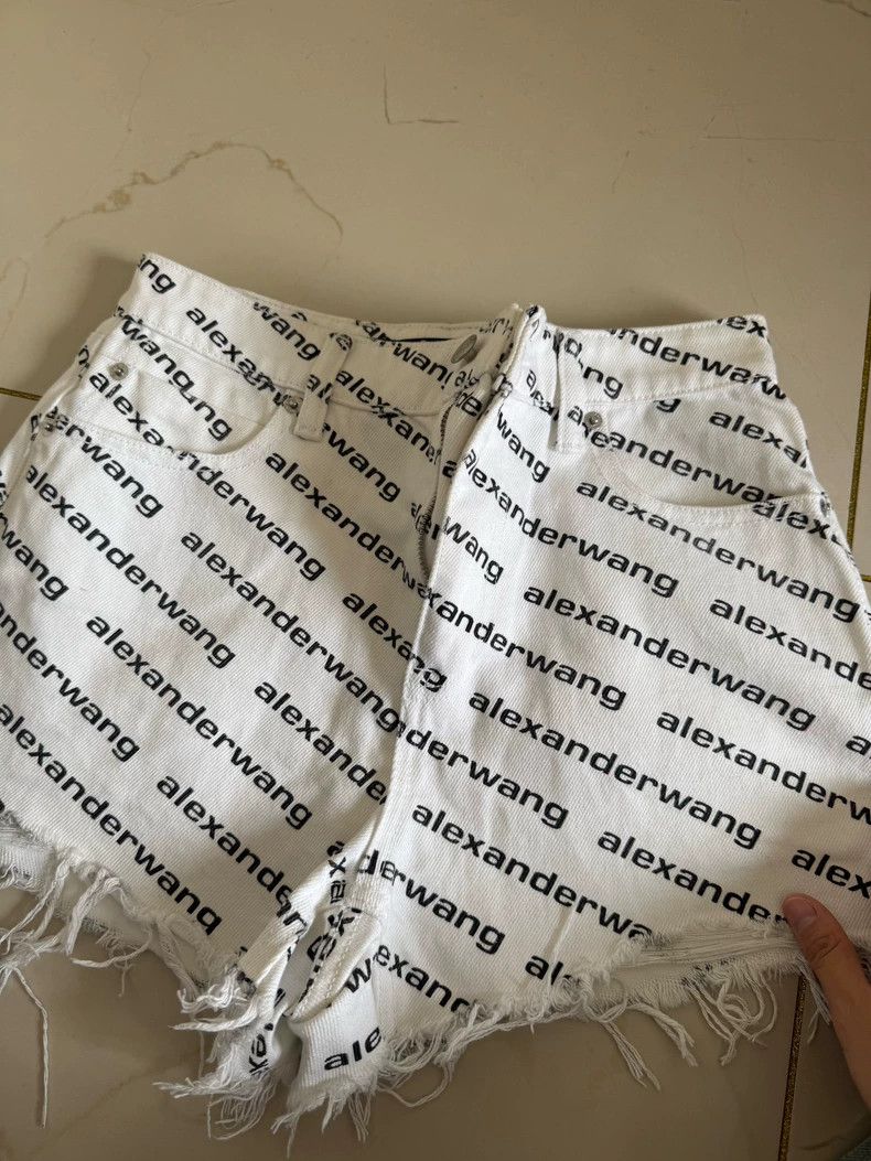 Alexander Wang Alexander Wang Classic White Shorts 26 - dmc Size US 26 / EU 42 - 2 Thumbnail