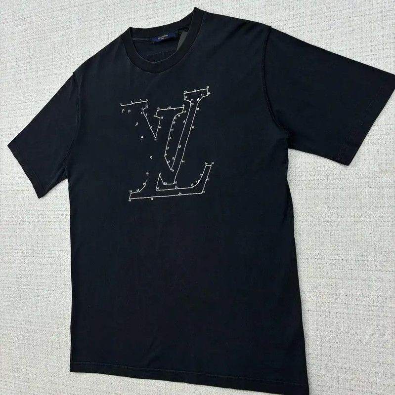 Louis Vuitton Louis Vuitton Black Cotton Logo T-Shirt for Men 0089 Size US XXL / EU 58 / 5 - 3 Thumbnail