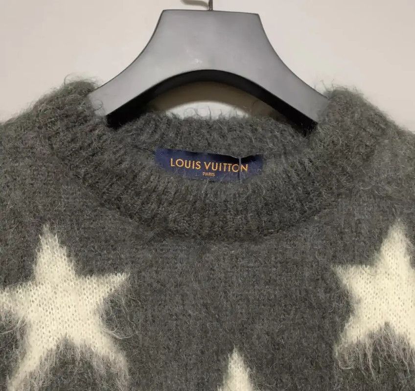 Louis Vuitton Louis Vuitton Gray Knit Sweater for Men 0089 Size US S / EU 44-46 / 1 - 3 Thumbnail