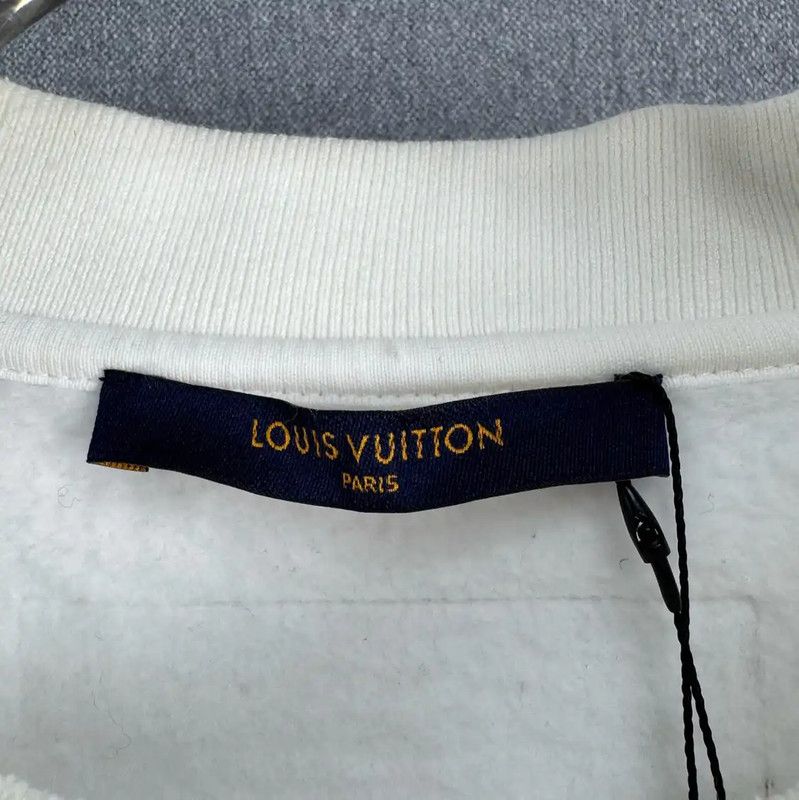Louis Vuitton Louis Vuitton Men's White Sweatshirt M Size 0089 Size US M / EU 48-50 / 2 - 4 Thumbnail