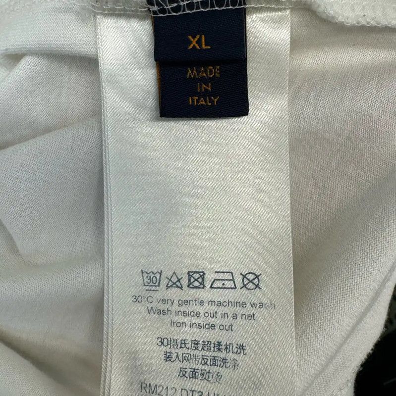 Louis Vuitton Louis Vuitton Men's XL White Graphic T-Shirt 0089 Size US XL / EU 56 / 4 - 4 Thumbnail