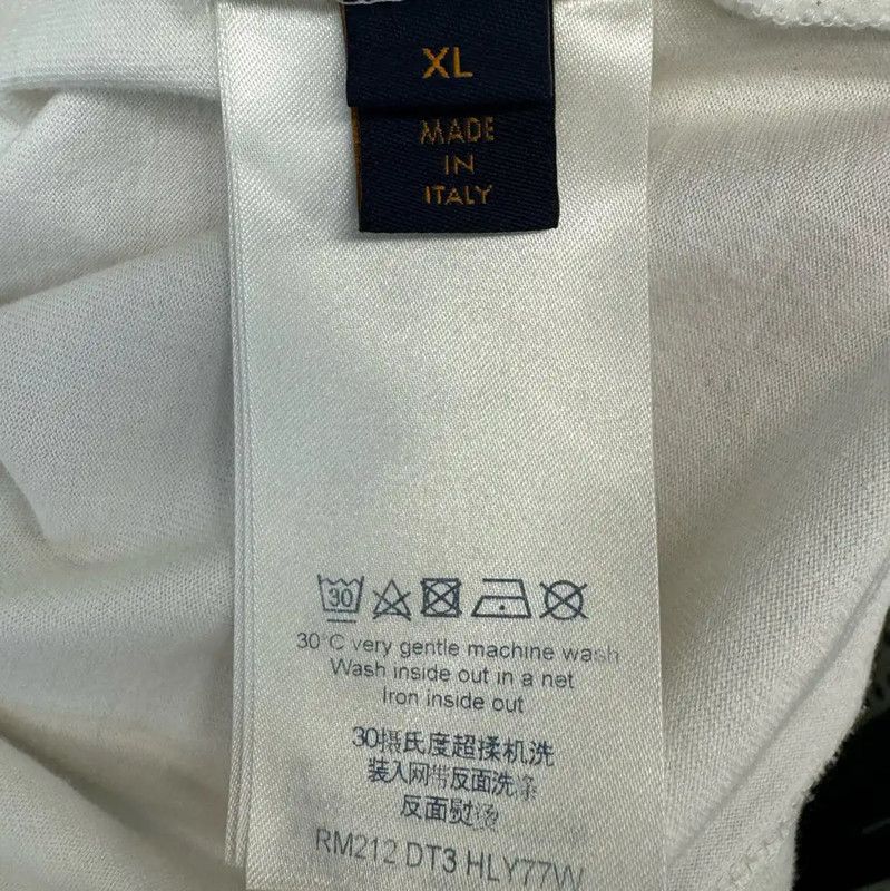Louis Vuitton Louis Vuitton Men's XL White Graphic T-Shirt 0089 Size US XL / EU 56 / 4 - 5 Thumbnail